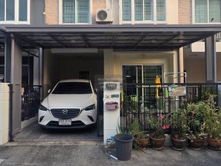 À vendre 3 chambres maison de ville à Sai Mai, Bangkok