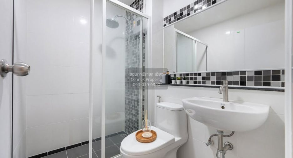 For sale 2 bedrooms condo in Phra Khanong, Bangkok