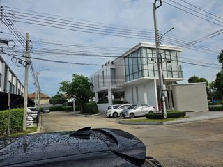 For sale 3 ベッドルーム townhouse in Prawet, Bangkok