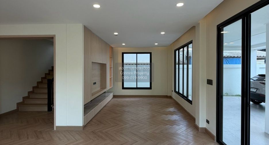 出售 4 卧室 独立屋 在 Lat Phrao, 曼谷