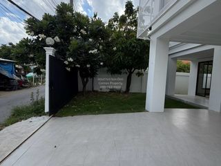 出售 4 卧室 独立屋 在 Lat Phrao, 曼谷