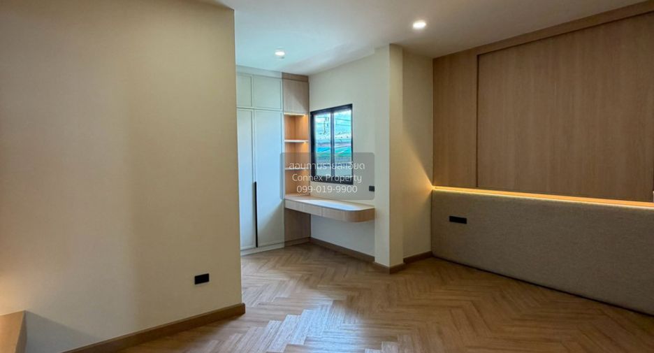 出售 4 卧室 独立屋 在 Lat Phrao, 曼谷
