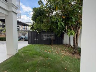 出售 4 卧室 独立屋 在 Lat Phrao, 曼谷