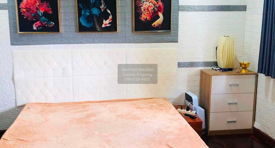 Casa adosada en venta de 4 habitaciones en Lat Phrao, Bangkok