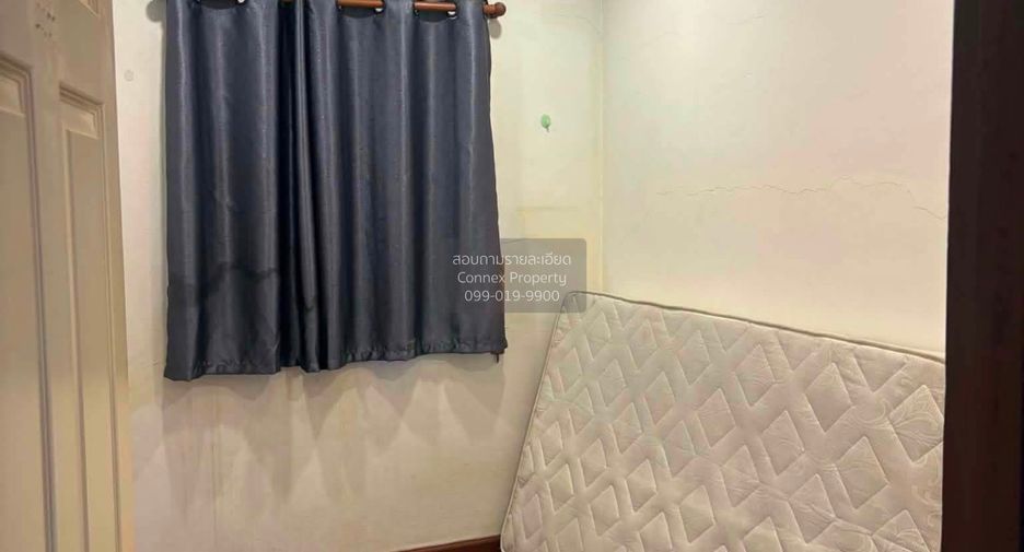 Casa adosada en venta de 4 habitaciones en Lat Phrao, Bangkok