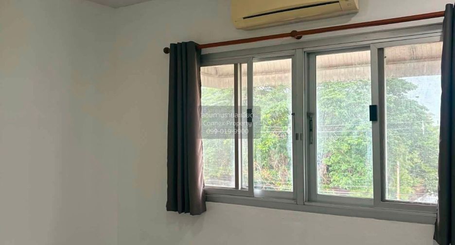 Casa adosada en venta de 4 habitaciones en Lat Phrao, Bangkok