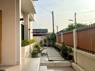 出售 4 卧室 独立屋 在 Bang Phlat, 曼谷