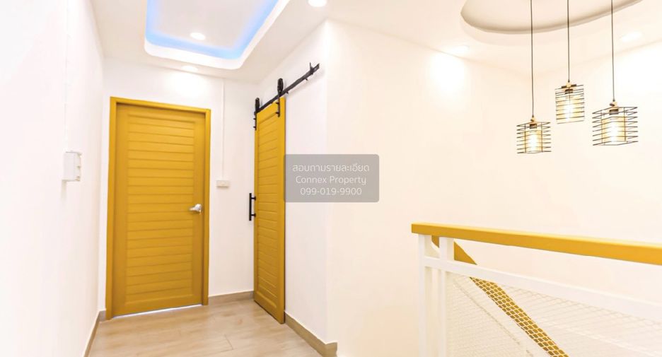 Casa adosada en venta de 2 habitaciones en Lat Phrao, Bangkok