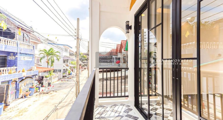 Casa adosada en venta de 2 habitaciones en Lat Phrao, Bangkok