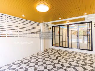 Casa adosada en venta de 2 habitaciones en Lat Phrao, Bangkok