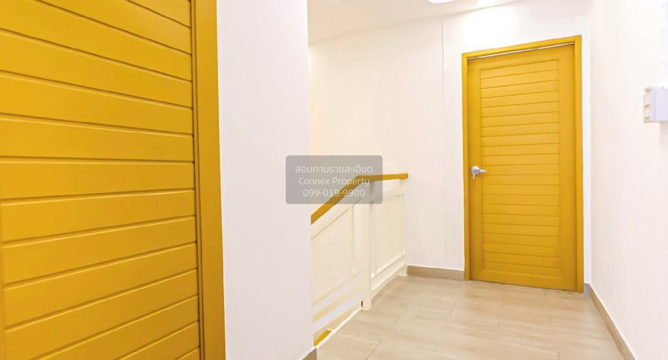 Casa adosada en venta de 2 habitaciones en Lat Phrao, Bangkok