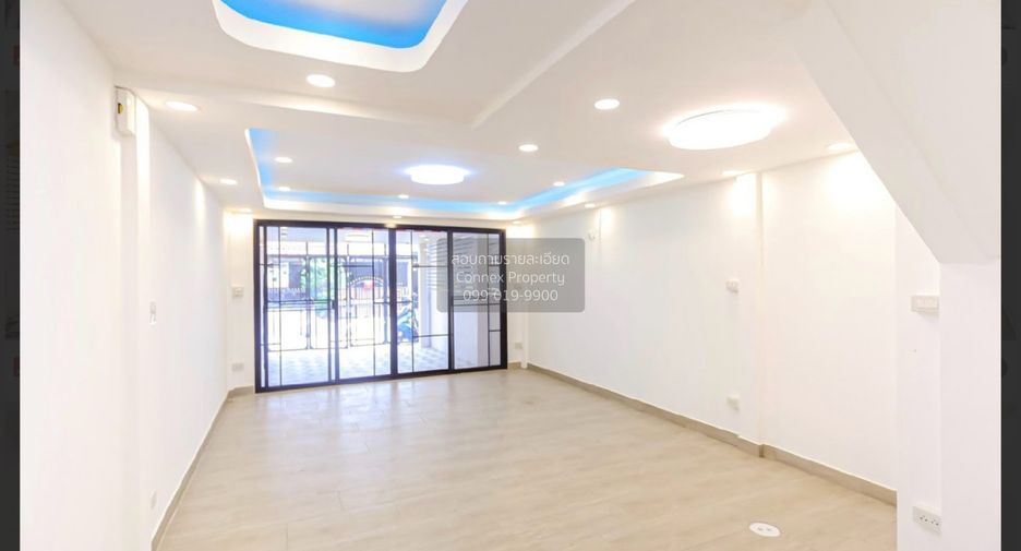 Casa adosada en venta de 2 habitaciones en Lat Phrao, Bangkok