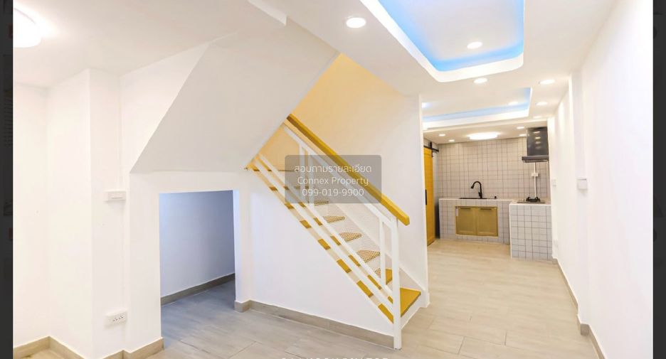 Casa adosada en venta de 2 habitaciones en Lat Phrao, Bangkok