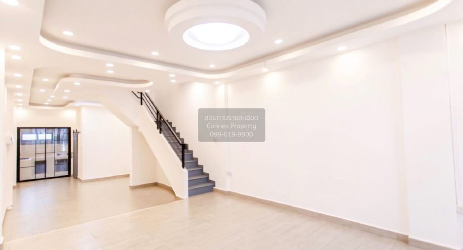 Casa adosada en venta de 4 habitaciones en Bang Kapi, Bangkok