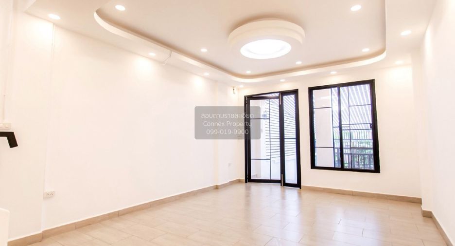 Casa adosada en venta de 4 habitaciones en Bang Kapi, Bangkok