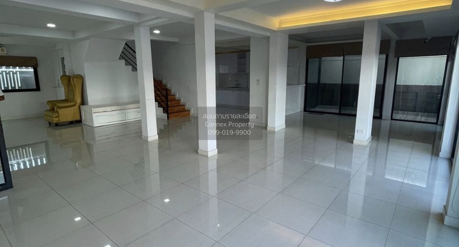Casa adosada en venta de 4 habitaciones en Lam Luk Ka, Pathum Thani