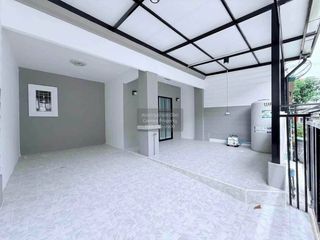 For sale 3 bedrooms townhouse in Lam Luk Ka, Pathum Thani