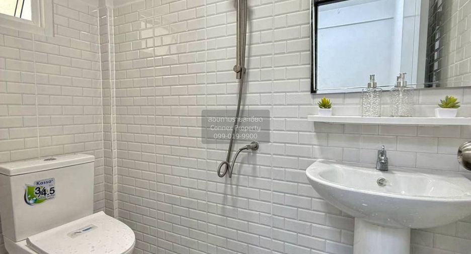 Reihenhaus zum Kauf mit 2 Zimmer in Mueang Nonthaburi, Nonthaburi