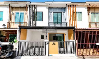 Reihenhaus zum Kauf mit 3 Zimmer in Mueang Nonthaburi, Nonthaburi