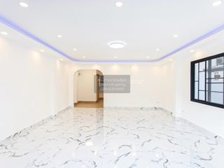 Casa en venta de 7 habitaciones en Huai Khwang, Bangkok