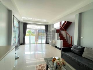 出售 4 卧室 独立屋 在 Lat Phrao, 曼谷
