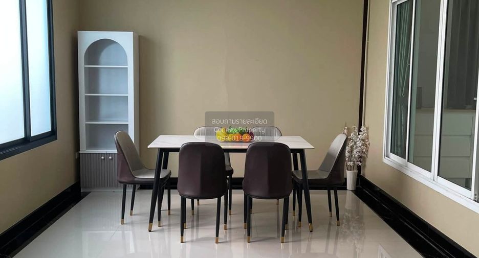 À vendre 4 chambres maison à Lat Phrao, Bangkok