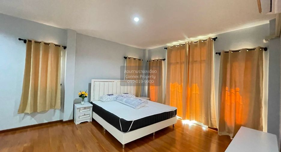 À vendre 4 chambres maison à Lat Phrao, Bangkok