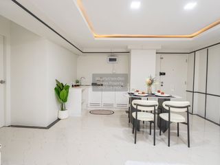 À vendre 2 chambres condo à Bang Na, Bangkok