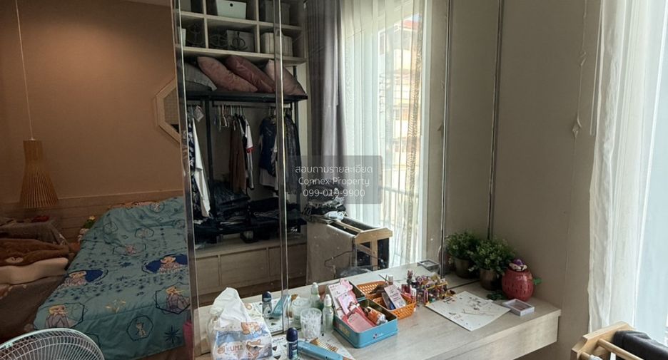 For sale 4 bedrooms townhouse in Mueang Pathum Thani, Pathum Thani