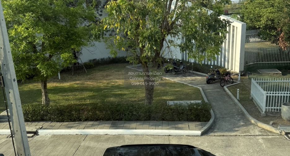 For sale 4 bedrooms townhouse in Mueang Pathum Thani, Pathum Thani