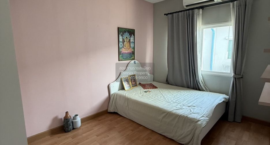 For sale 4 bedrooms townhouse in Mueang Pathum Thani, Pathum Thani