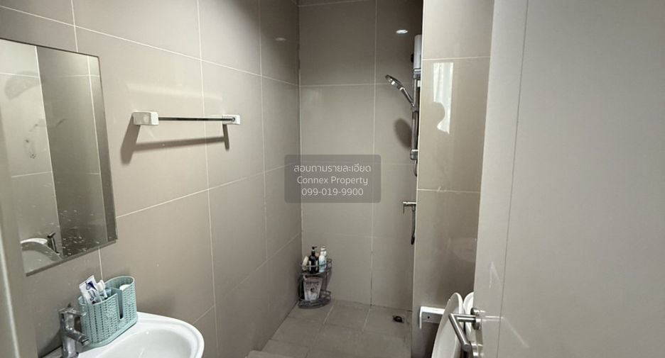 For sale 4 bedrooms townhouse in Mueang Pathum Thani, Pathum Thani