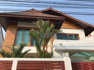 出售 4 卧室 独立屋 在 Lat Phrao, 曼谷