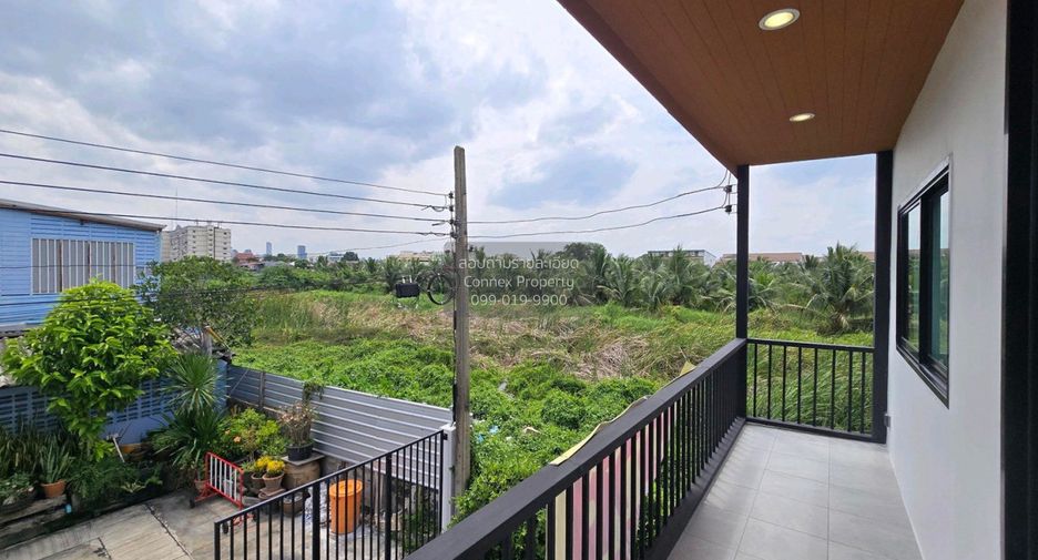 Reihenhaus zum Kauf mit 3 Zimmer in Phra Khanong, Bangkok