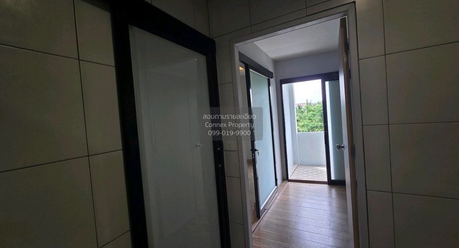 Reihenhaus zum Kauf mit 3 Zimmer in Phra Khanong, Bangkok