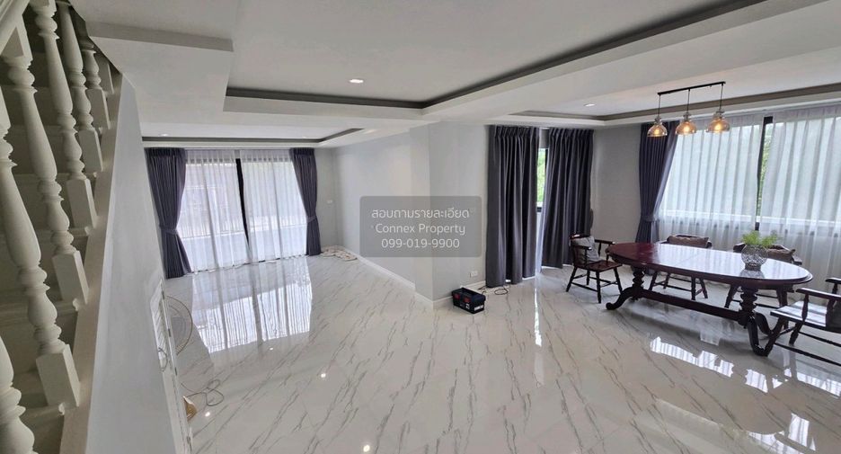 Reihenhaus zum Kauf mit 3 Zimmer in Phra Khanong, Bangkok
