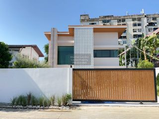 出售 4 卧室 独立屋 在 Lat Phrao, 曼谷