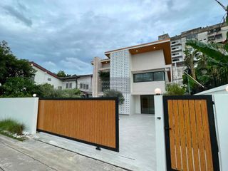 Casa en venta de 4 habitaciones en Lat Phrao, Bangkok