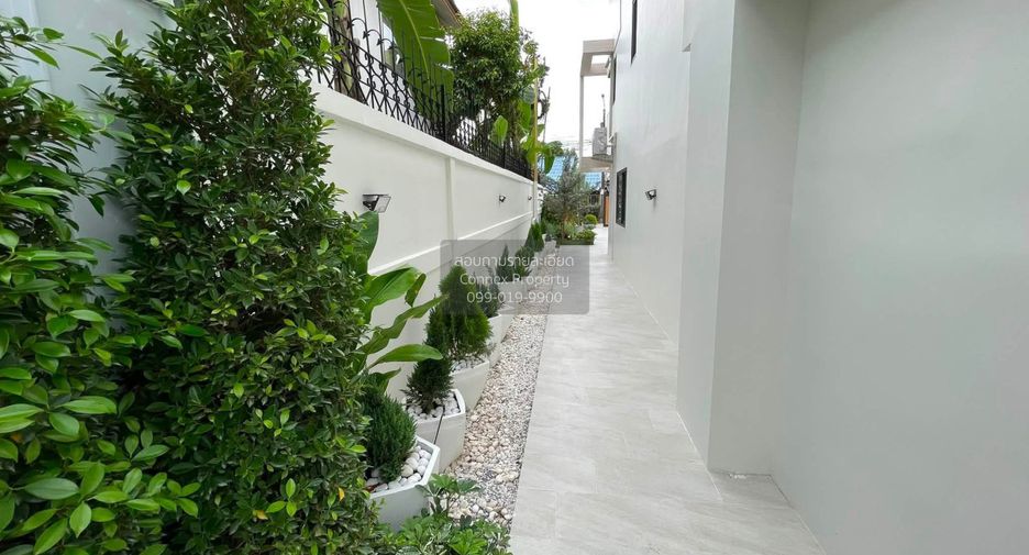 Haus zum Kauf mit 4 Zimmer in Lat Phrao, Bangkok