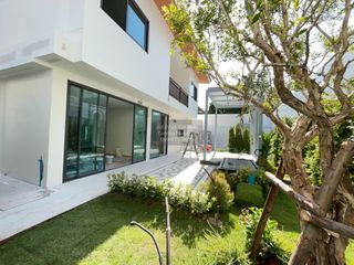 出售 4 卧室 独立屋 在 Lat Phrao, 曼谷