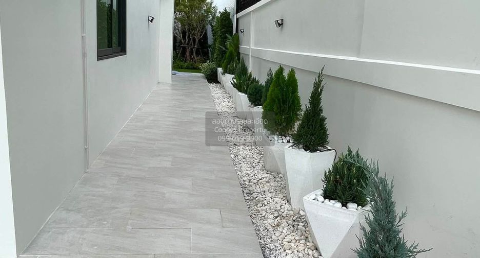 Haus zum Kauf mit 4 Zimmer in Lat Phrao, Bangkok