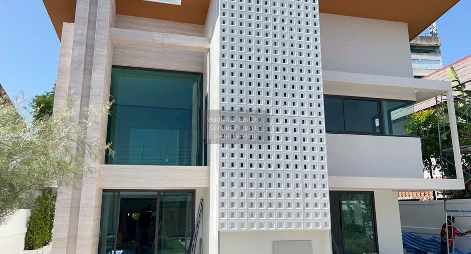 出售 4 卧室 独立屋 在 Lat Phrao, 曼谷