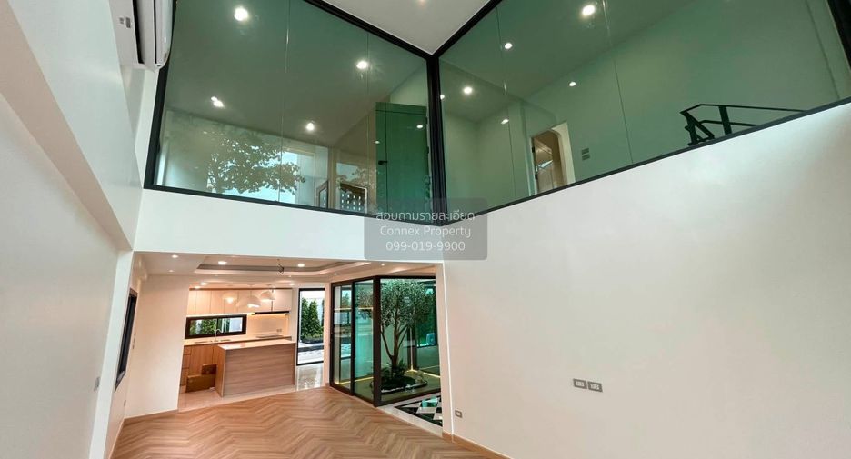 Haus zum Kauf mit 4 Zimmer in Lat Phrao, Bangkok
