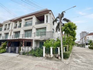 Reihenhaus zum Kauf mit 3 Zimmer in Chom Thong, Bangkok