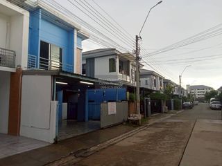 Reihenhaus zum Kauf mit 3 Zimmer in Nong Khaem, Bangkok