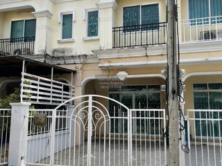 Reihenhaus zum Kauf mit 2 Zimmer in Mueang Nonthaburi, Nonthaburi