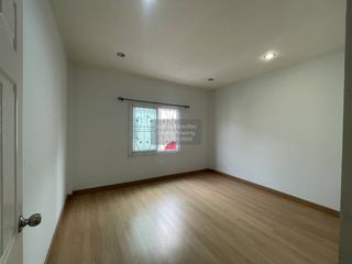 Reihenhaus zum Kauf mit 2 Zimmer in Mueang Nonthaburi, Nonthaburi