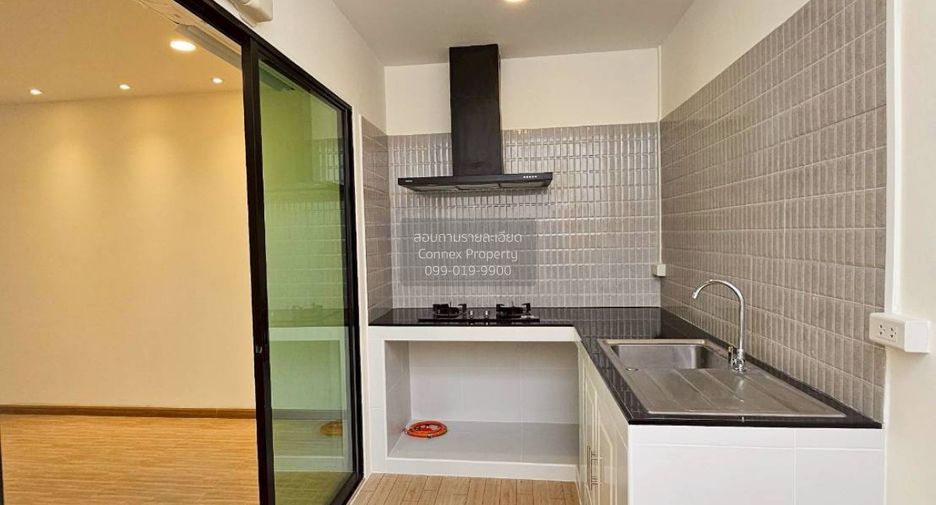 Reihenhaus zum Kauf mit 3 Zimmer in Bang Phli, Samut Prakan