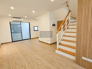 Reihenhaus zum Kauf mit 3 Zimmer in Bang Phli, Samut Prakan