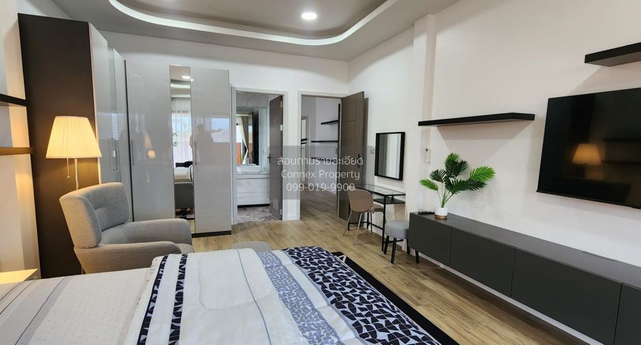 Casa en venta de 5 habitaciones en Bang Lamung, Chonburi